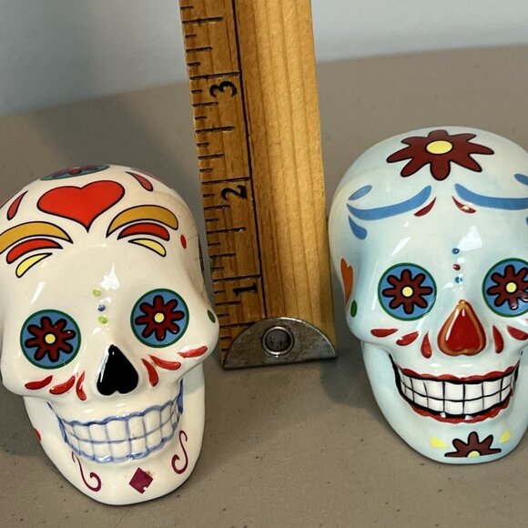 Dia de los Muertos Salt & Pepper Shakers Sugar Skulls Day of the Dead Halloween - Picture 9 of 11